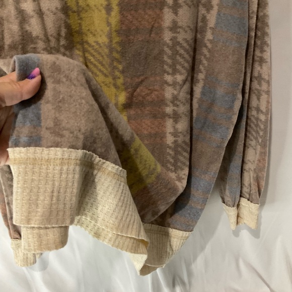 Saints and Hearts Womens Plaid Soft Sweater Size Large Multi Color - Picture 6 of 16